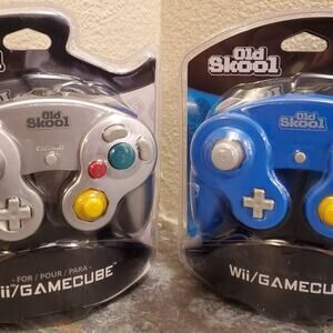 2 Gamecube Controllers - Silver & Blue (NEW) - Nintendo - Old Skool